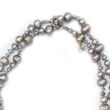 Load image into Gallery viewer, Gatsby Pearl Necklace in Blush