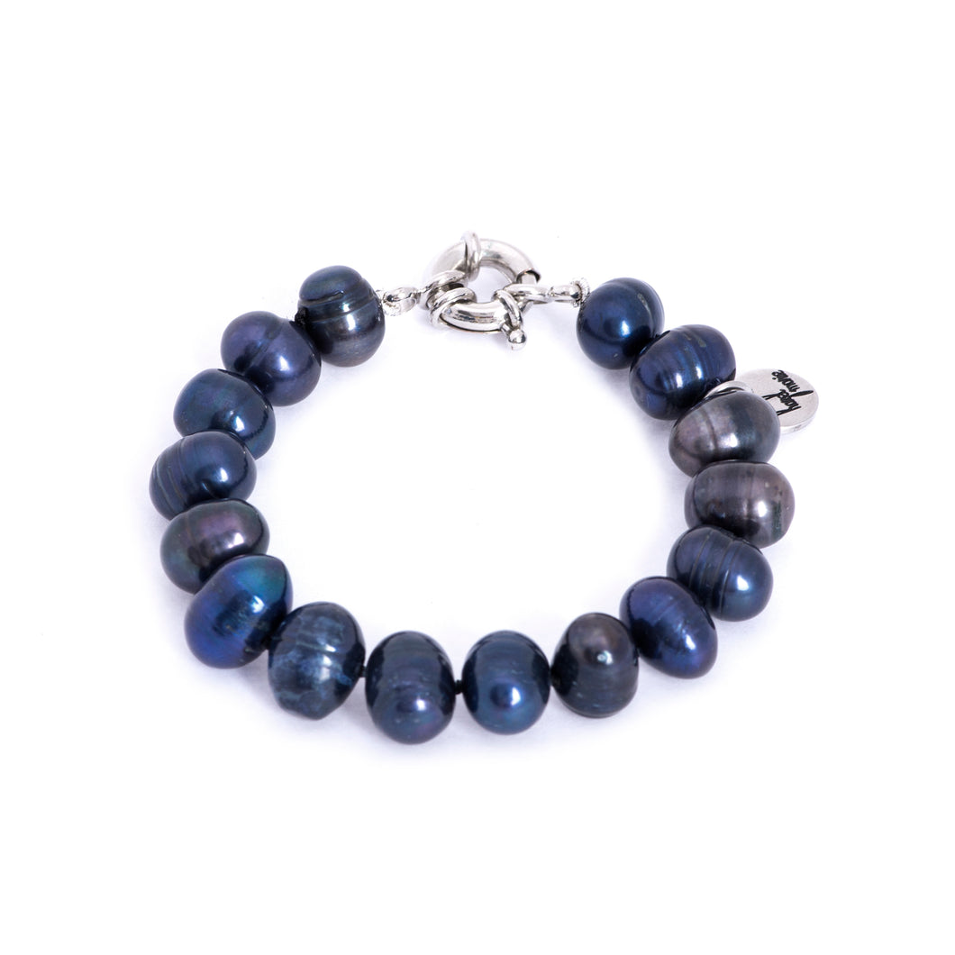 Hazel & Marie: Cultured Pearl bracelet large navy blue