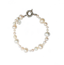 Load image into Gallery viewer, Gatsby Pearl Bracelet Natural