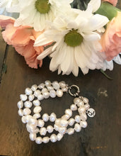 Load image into Gallery viewer, Hazel &amp; Marie: Cultured Pearl bracelet twisted in natural color with flower