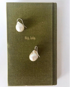 Oyster Drop Pearl Earrings in Natural